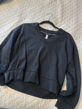 ✨ 3 for $30 ✨ DKNY Top